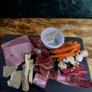 Planche charcuteries fromages & tartinables (2 personnes)